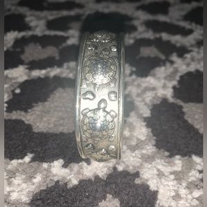 Silver turtle bracelet. 🐢